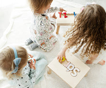 Načítať obrázok do zobrazovača galérie, Montessori drevený stolček
